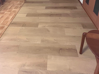 内装リフォーム 在宅でも安心、負担少なく進められる上貼りフローリング